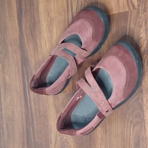 Womens Earth Shoe Burgundy size 9.5